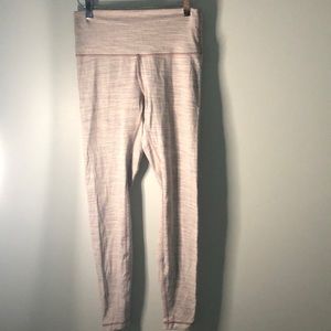 NWOT Lululemon Wunder Under high rise women’s tight 28” long.  Size 8.